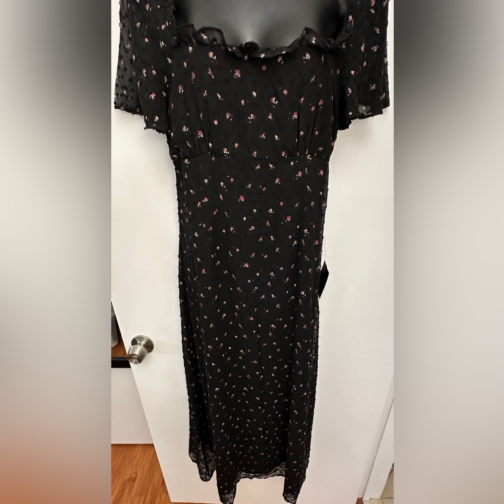 Lulu's | NWT Black Textured Fabric w/ Floral Pattern Off the Shoulder Maxi Dress